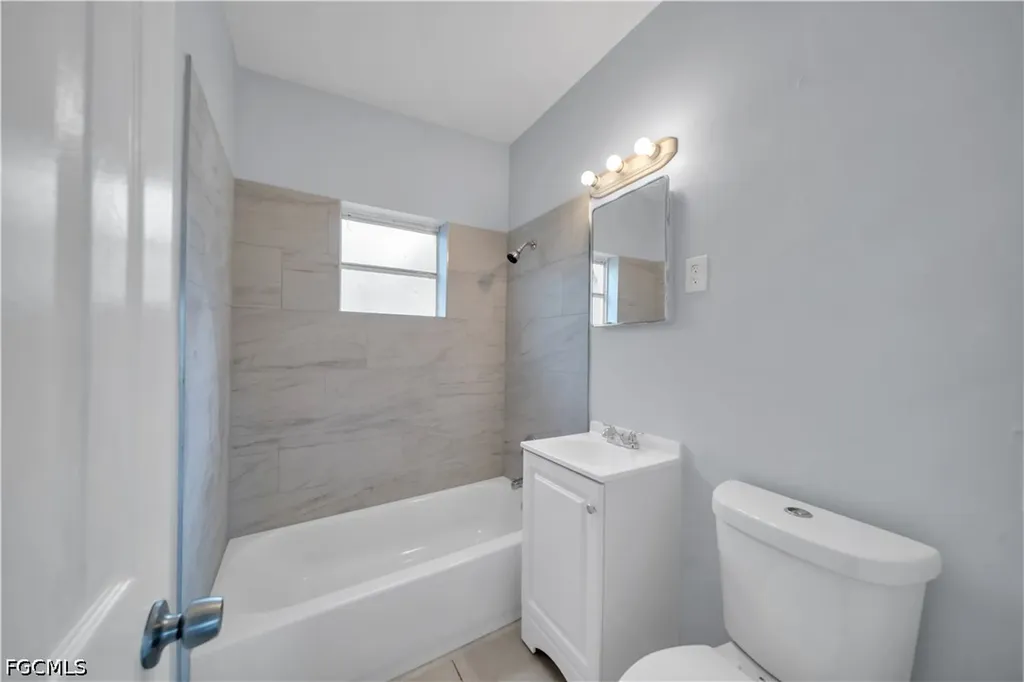 1527 Gardenia Avenue Fort Myers FL 33916