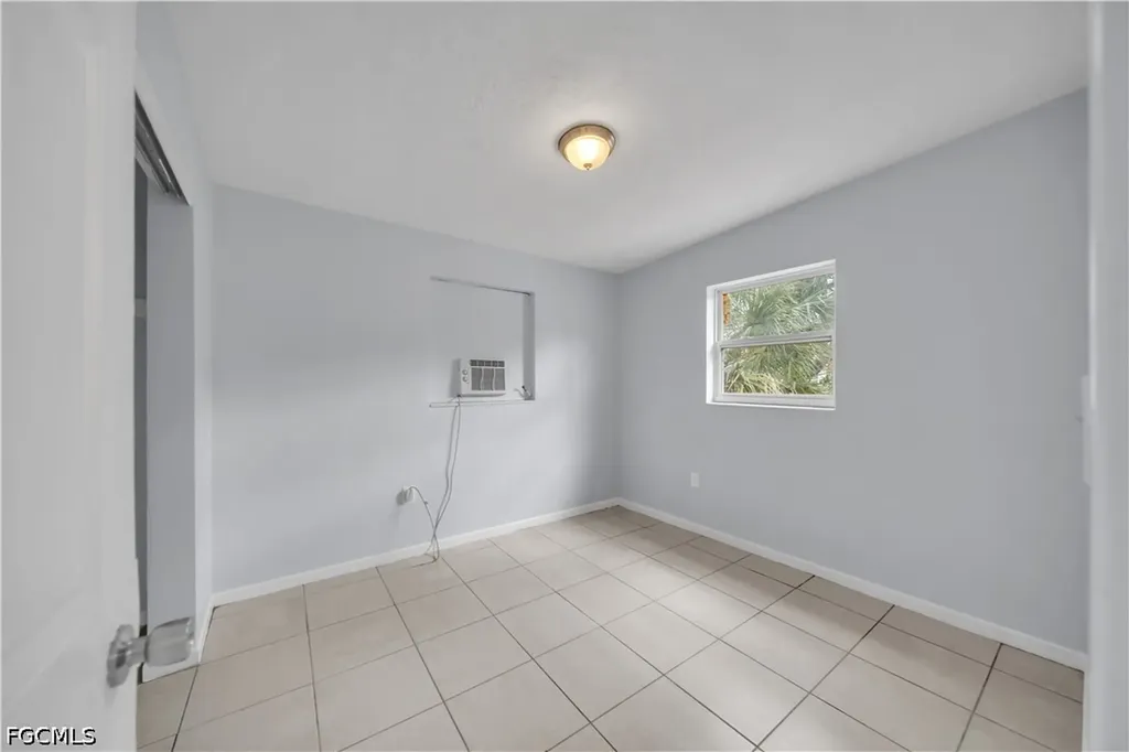1527 Gardenia Avenue Fort Myers FL 33916