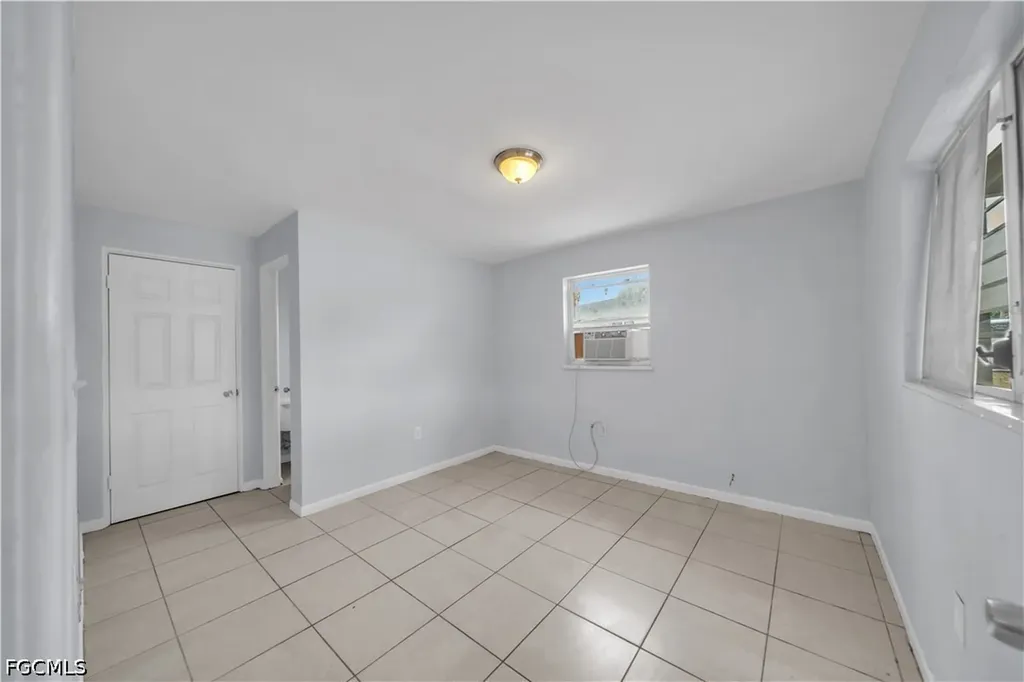 1527 Gardenia Avenue Fort Myers FL 33916