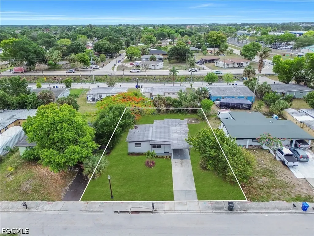 1527 Gardenia Avenue Fort Myers FL 33916