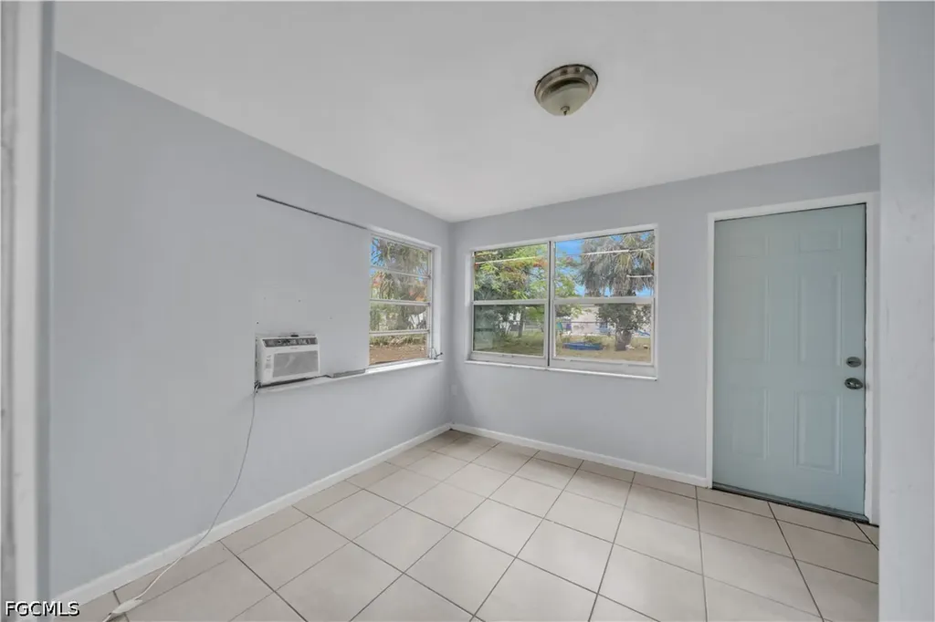1527 Gardenia Avenue Fort Myers FL 33916