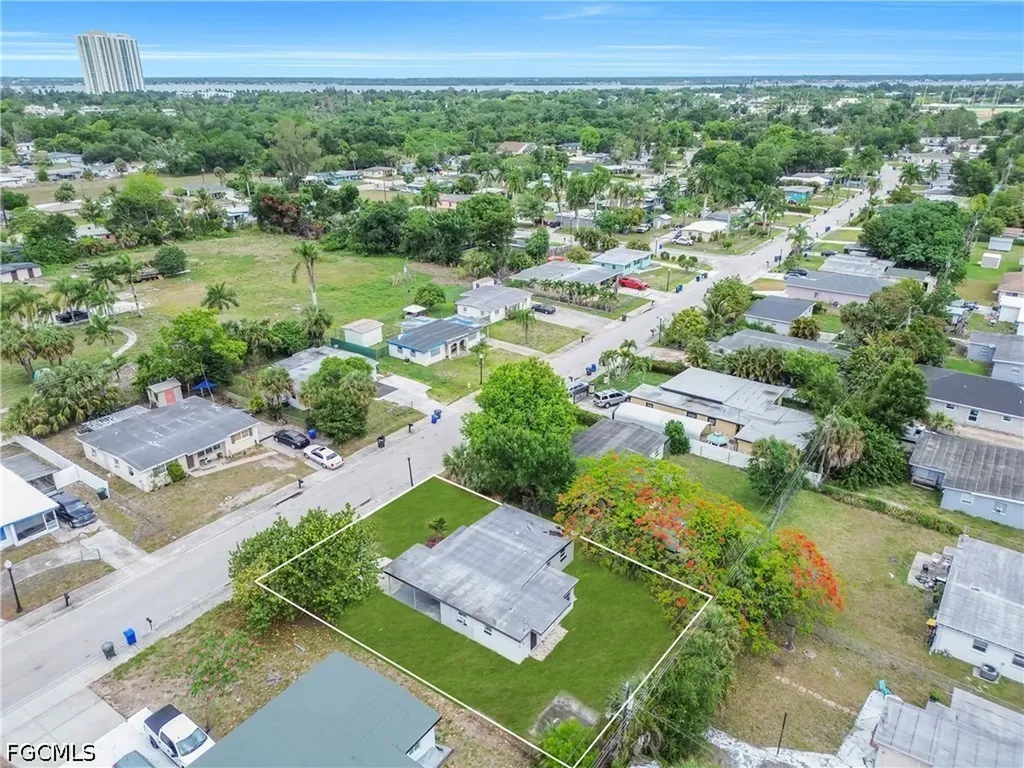 1527 Gardenia Avenue Fort Myers FL 33916