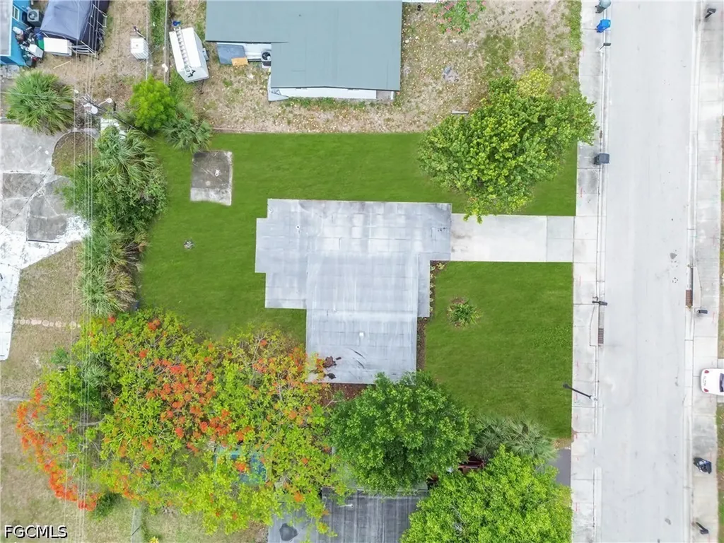 1527 Gardenia Avenue Fort Myers FL 33916
