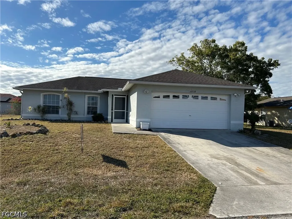 10738 Cocoatree Court Lehigh Acres FL 33936