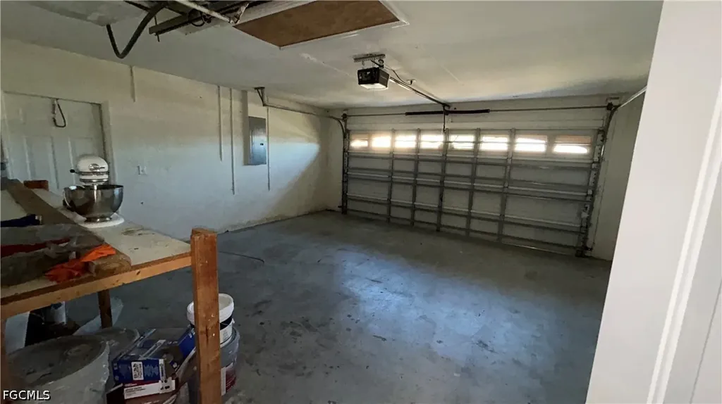 10738 Cocoatree Court Lehigh Acres FL 33936