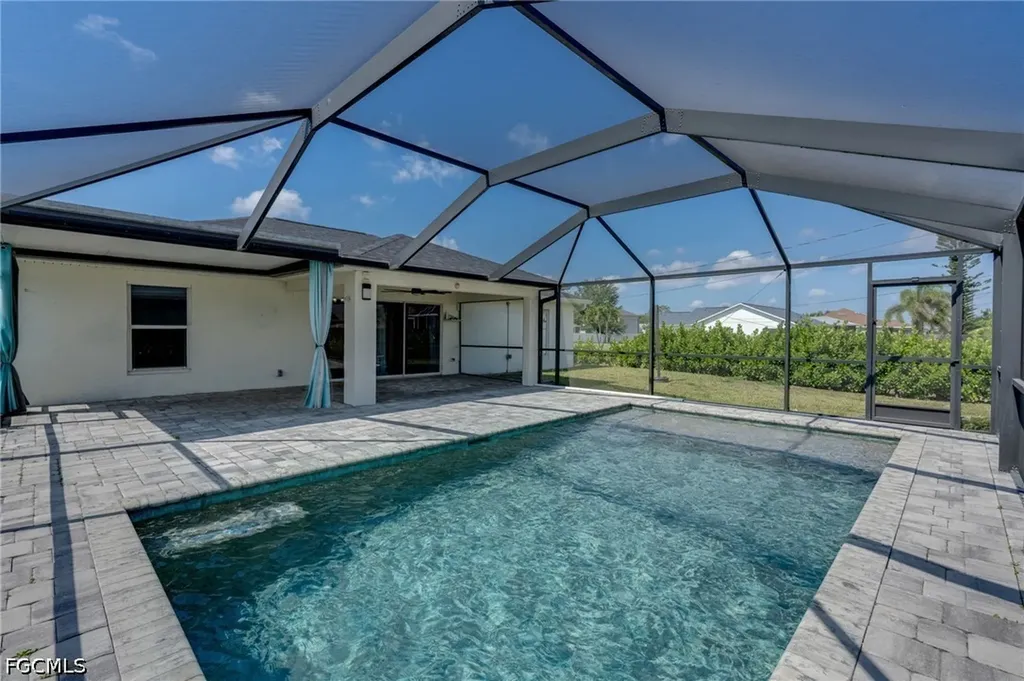 1417 NE 13th Street Cape Coral FL 33909