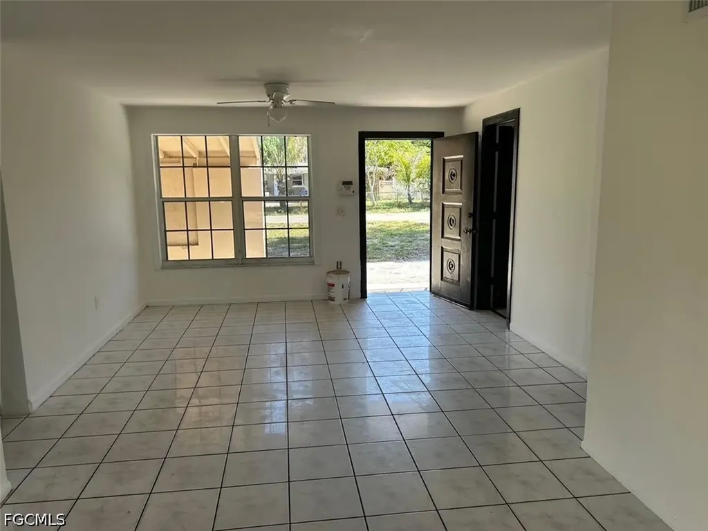 2571 Parkway Street Fort Myers FL 33901