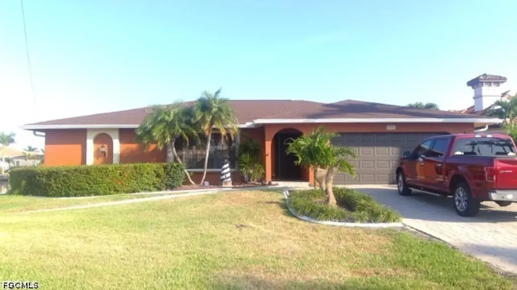 5201 Tamiami Court Cape Coral FL 33904