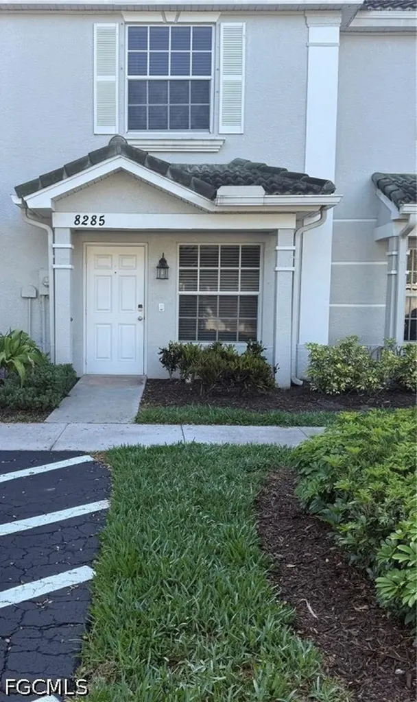 8285 Pacific Beach Drive Fort Myers FL 33966