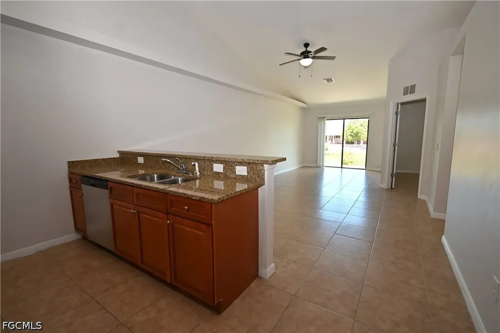 613 SE 14th Street Cape Coral FL 33990
