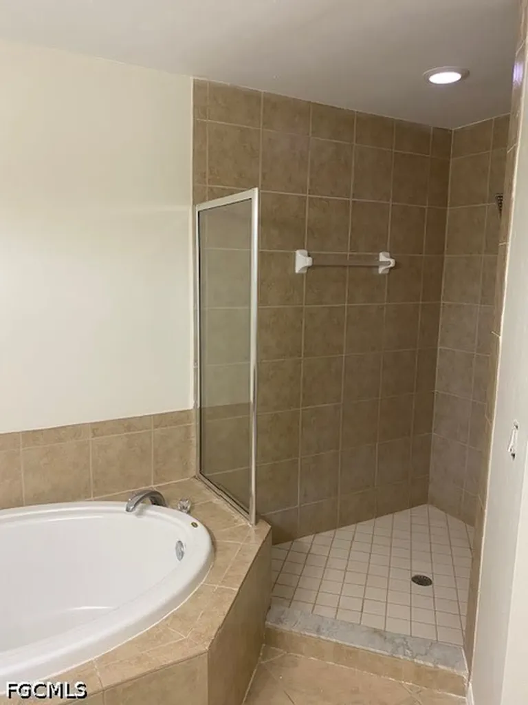 1626 NE 35th Terrace Cape Coral FL 33909