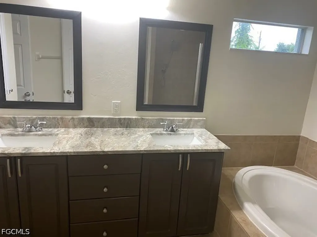 1626 NE 35th Terrace Cape Coral FL 33909