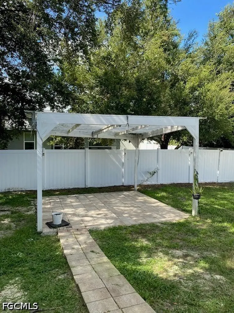 1626 NE 35th Terrace Cape Coral FL 33909