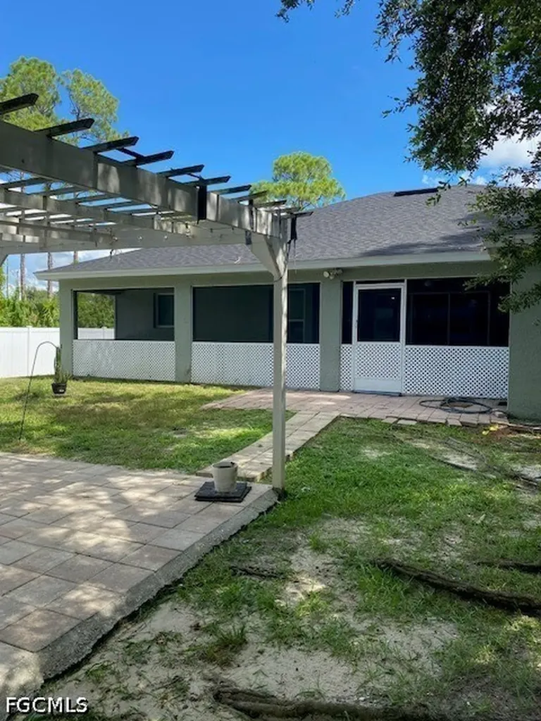 1626 NE 35th Terrace Cape Coral FL 33909