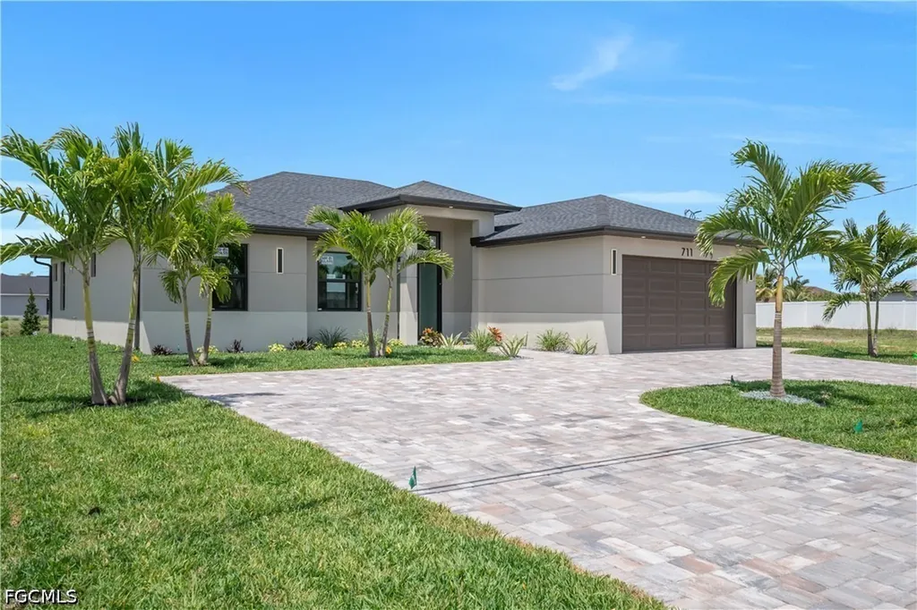 711 Gleason Parkway Cape Coral FL 33914