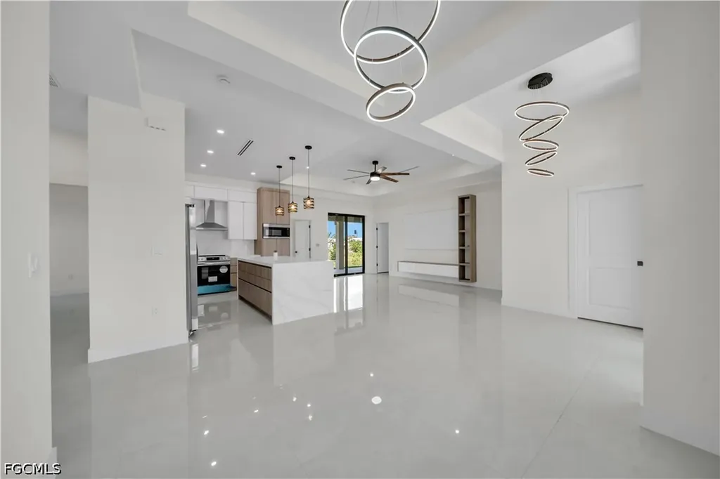 711 Gleason Parkway Cape Coral FL 33914