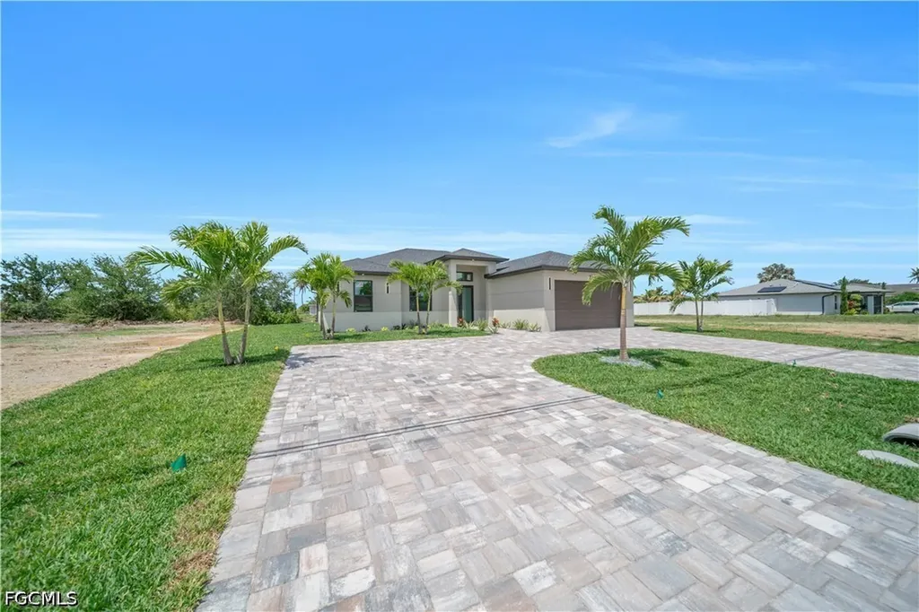 711 Gleason Parkway Cape Coral FL 33914