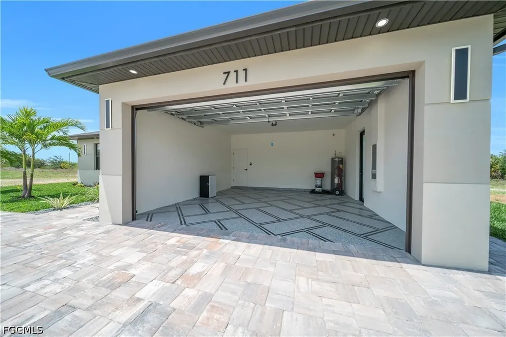 711 Gleason Parkway Cape Coral FL 33914