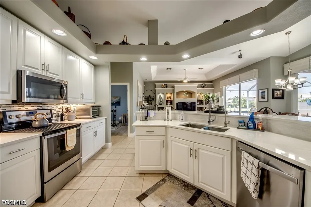 4203 Pelican Boulevard Cape Coral FL 33914