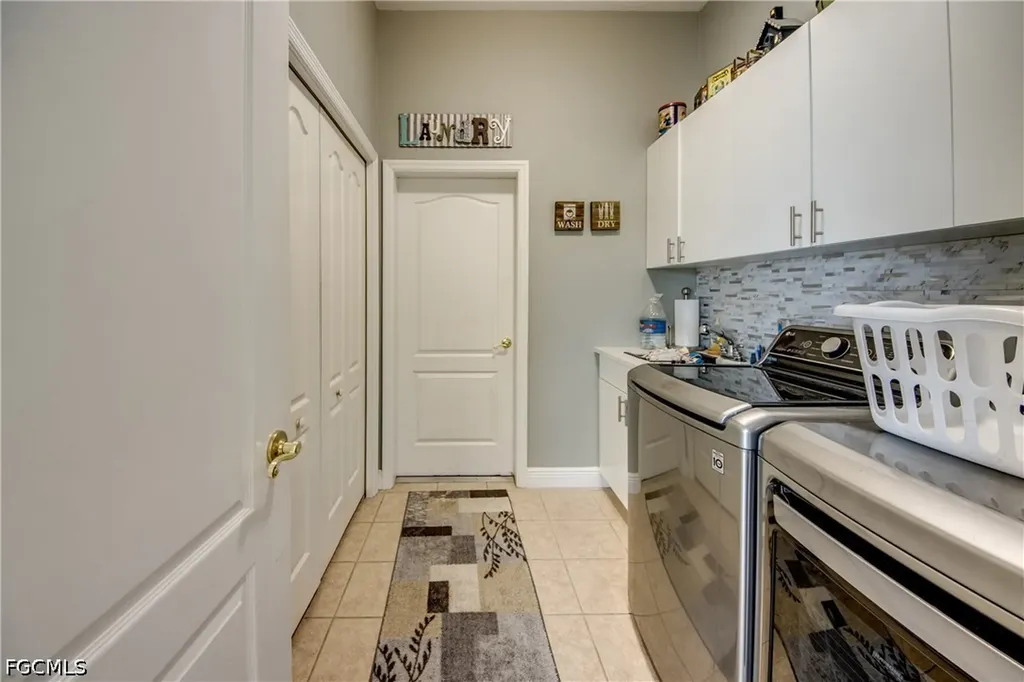 4203 Pelican Boulevard Cape Coral FL 33914