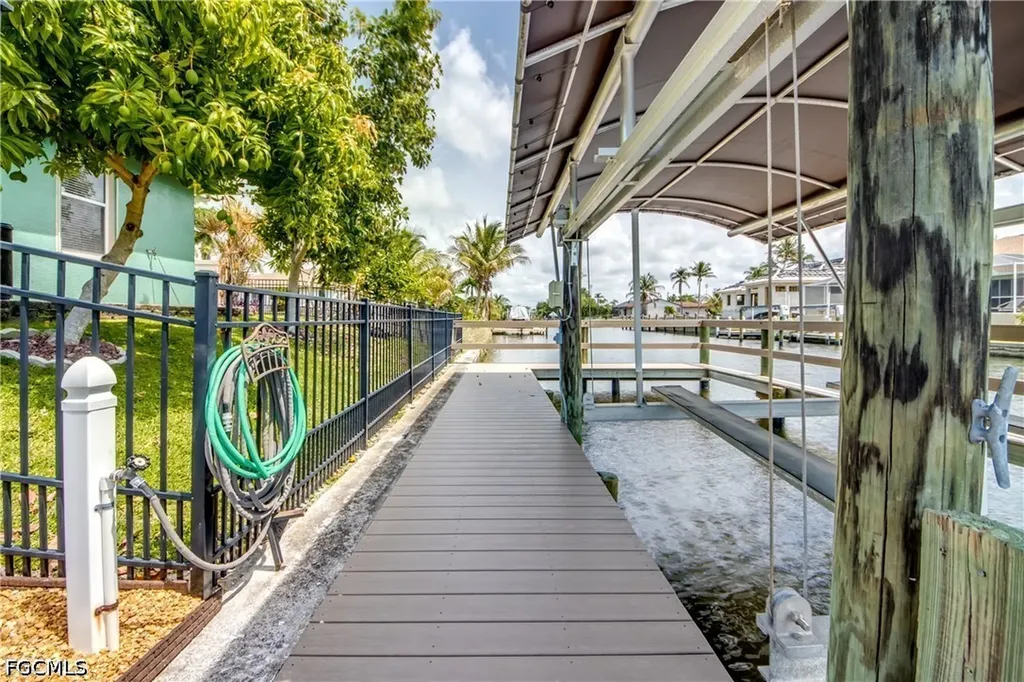 4203 Pelican Boulevard Cape Coral FL 33914