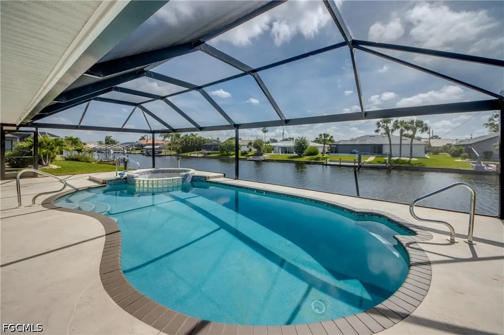 4327 SW 2nd Avenue Cape Coral FL 33914
