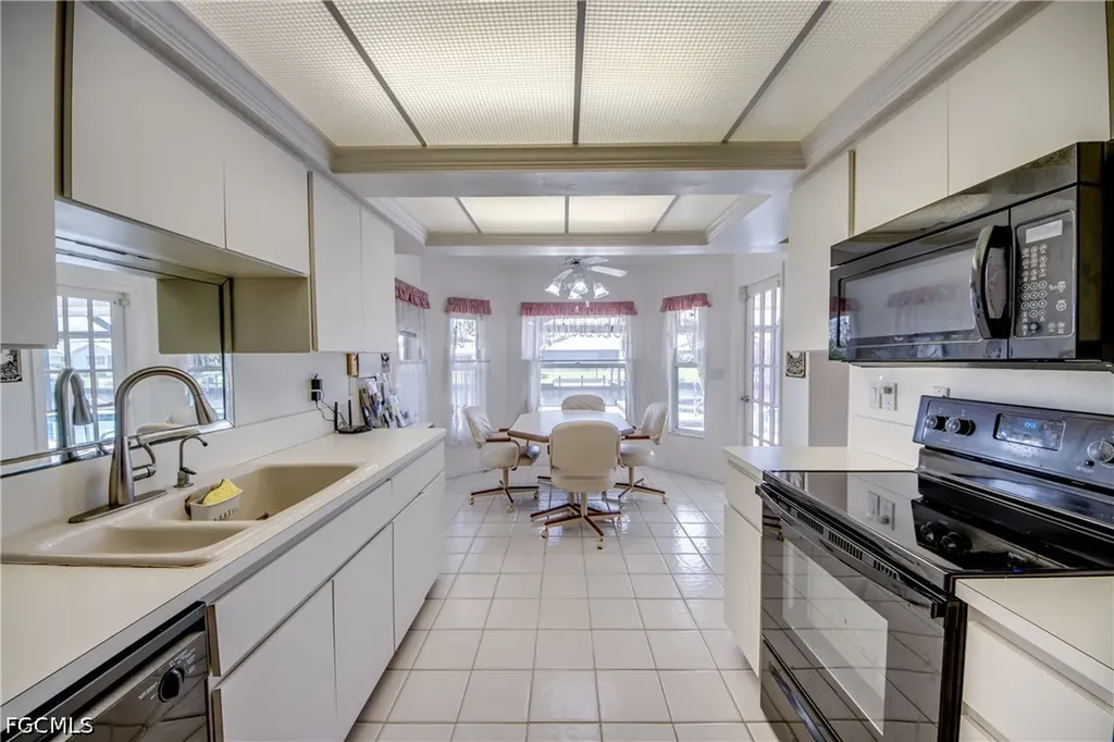 4327 SW 2nd Avenue Cape Coral FL 33914
