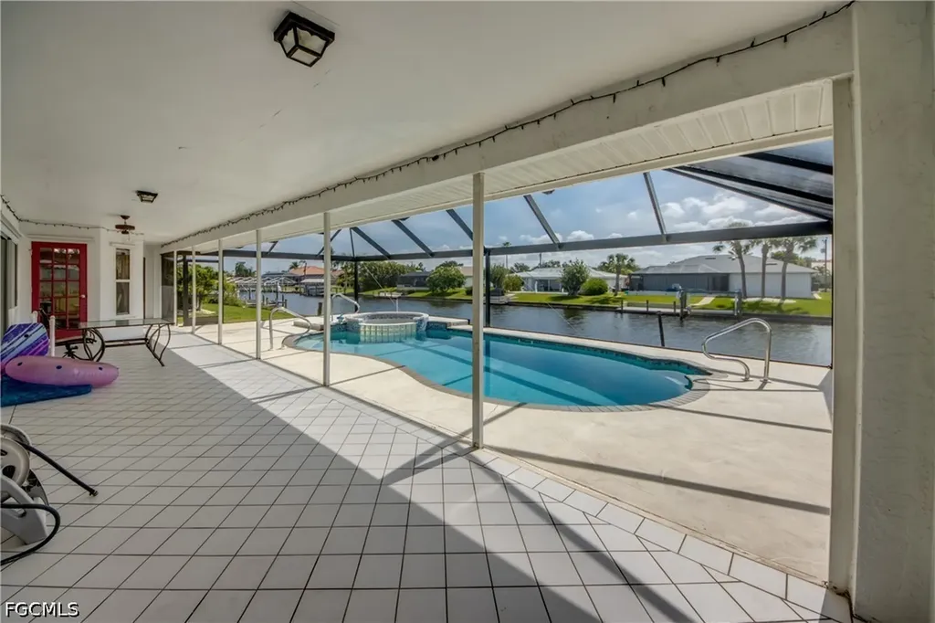 4327 SW 2nd Avenue Cape Coral FL 33914