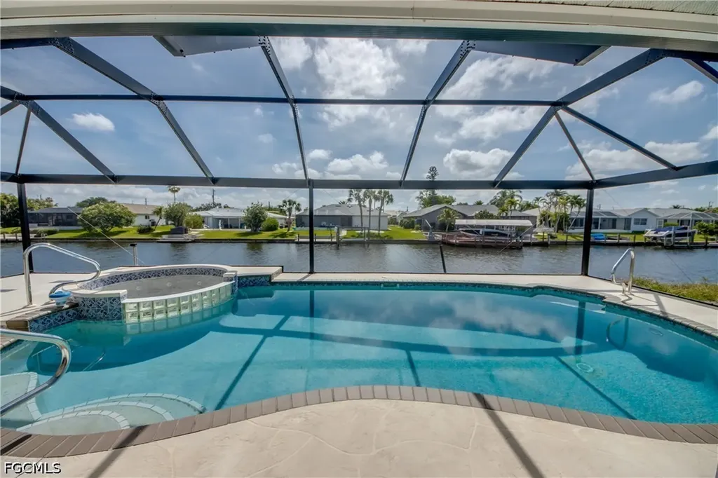 4327 SW 2nd Avenue Cape Coral FL 33914