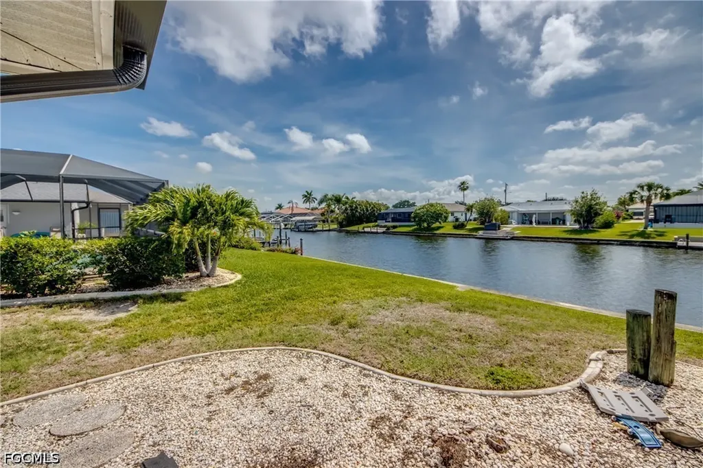 4327 SW 2nd Avenue Cape Coral FL 33914