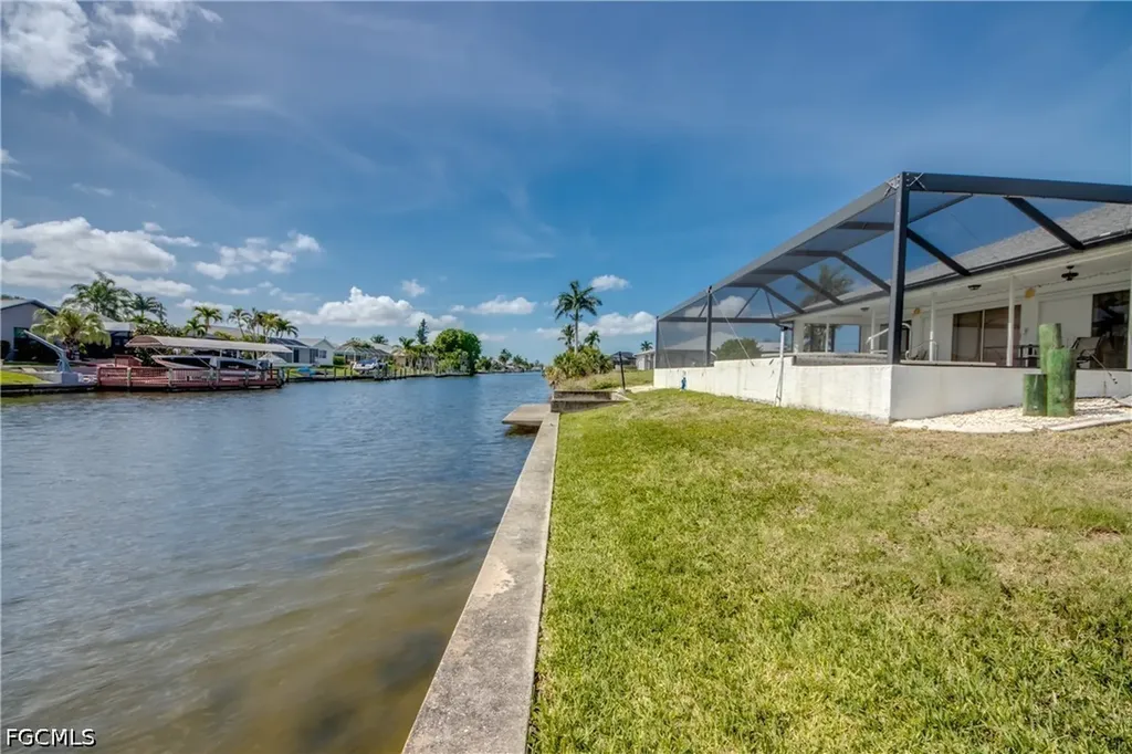 4327 SW 2nd Avenue Cape Coral FL 33914