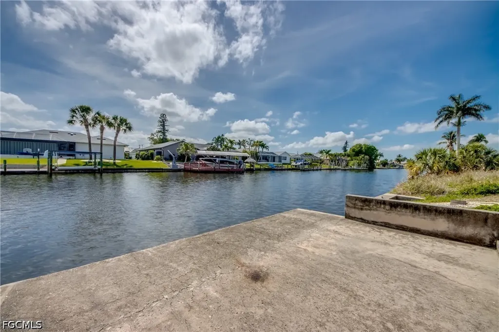 4327 SW 2nd Avenue Cape Coral FL 33914