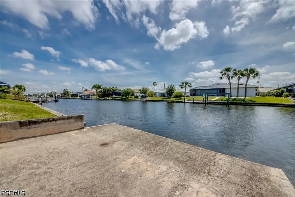 4327 SW 2nd Avenue Cape Coral FL 33914