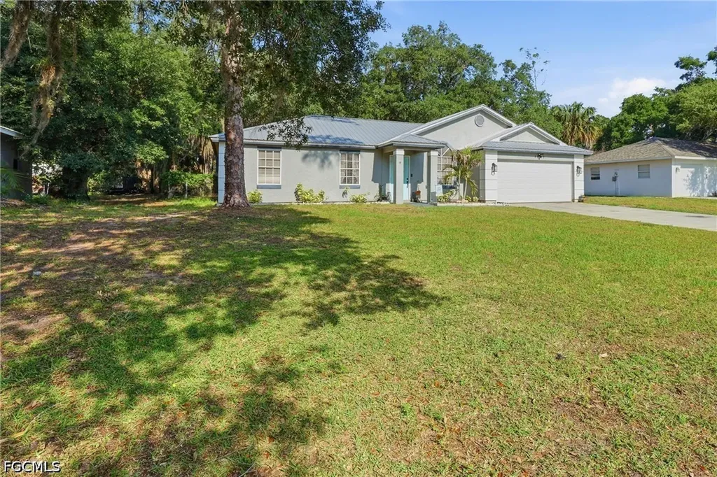 4022 E Sunflower Circle Labelle FL 33935