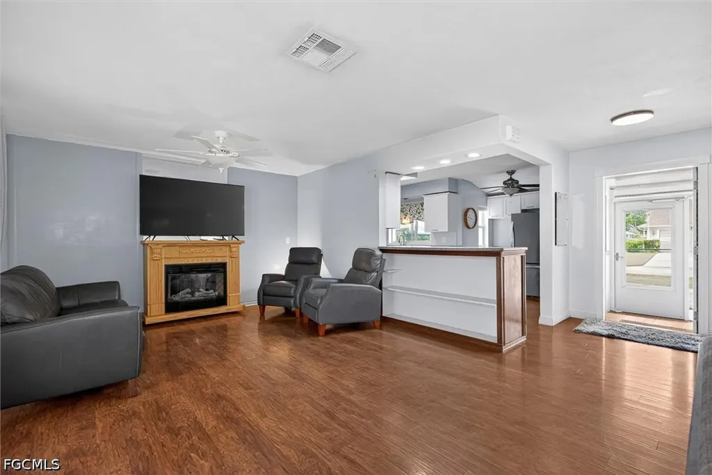 1421 SE 31st Street Cape Coral FL 33904