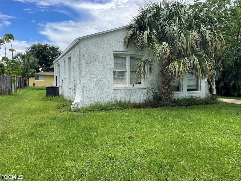 3835 Lake Street Fort Myers FL 33901