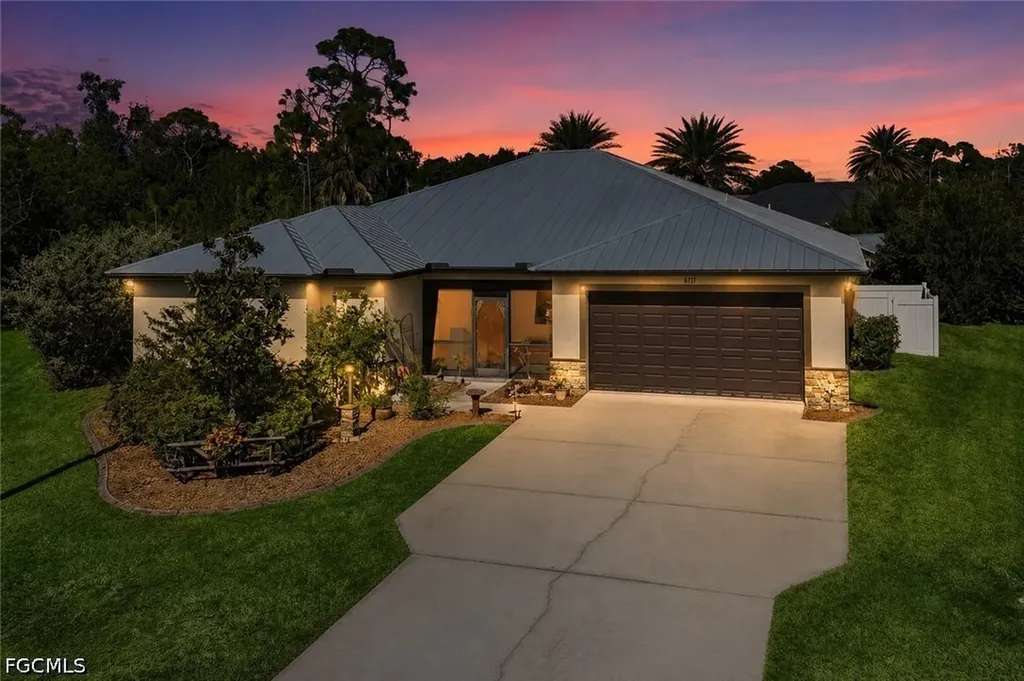 6711 Matt Pledger Court North Fort Myers FL 33917