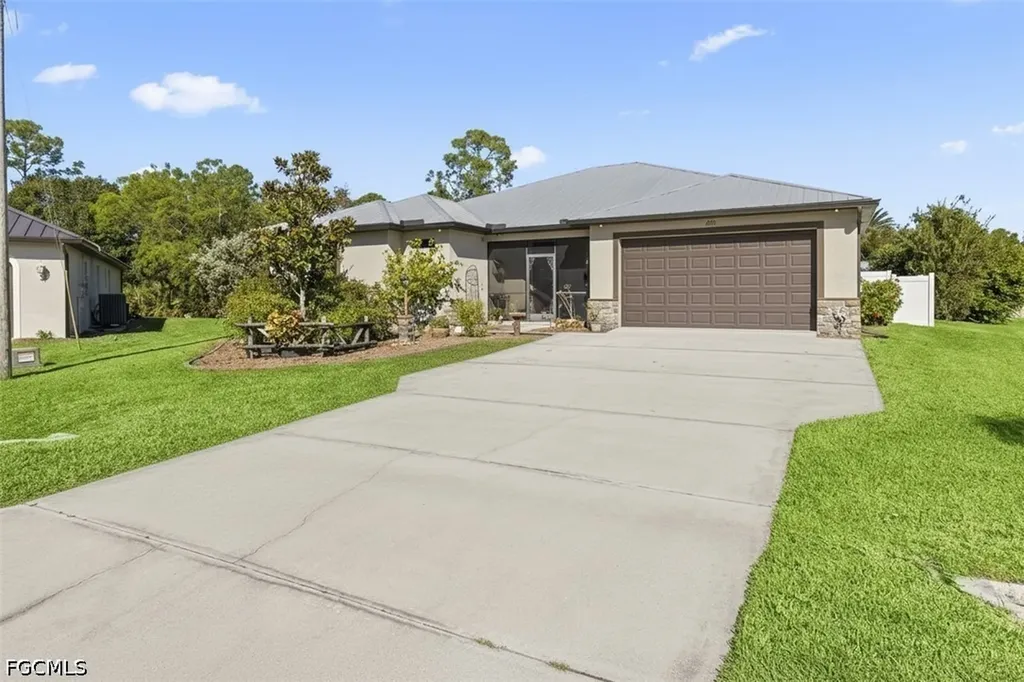6711 Matt Pledger Court North Fort Myers FL 33917