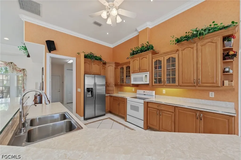 2008 Palaco Grande Parkway Cape Coral FL 33904
