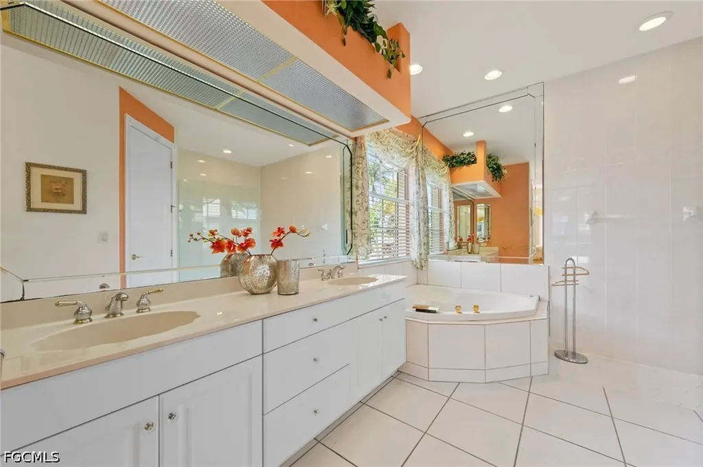 2008 Palaco Grande Parkway Cape Coral FL 33904