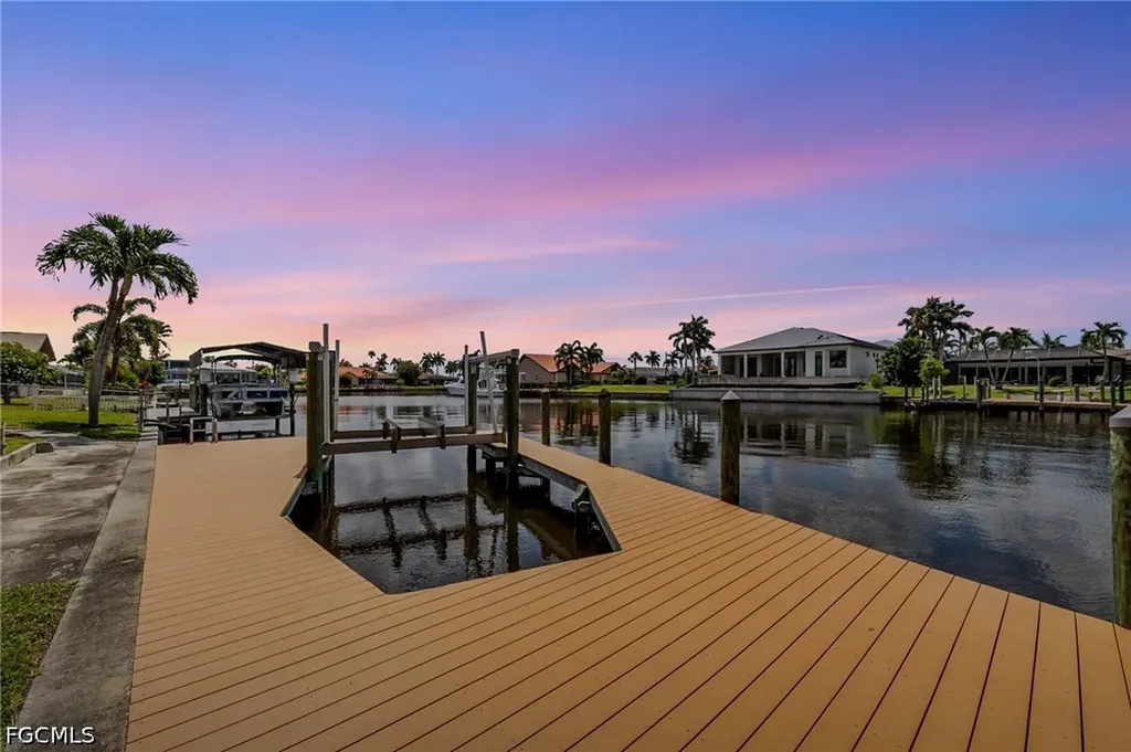 2008 Palaco Grande Parkway Cape Coral FL 33904