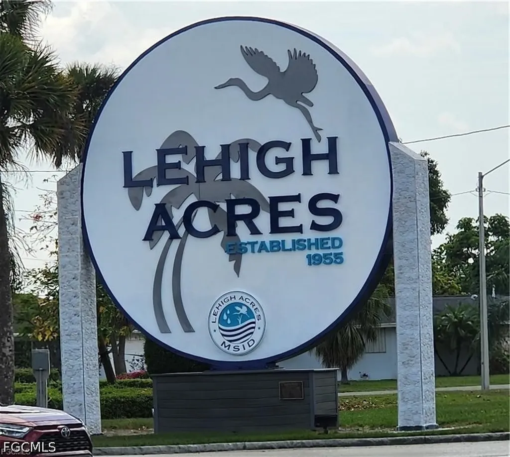 3306 E 9th Street Lehigh Acres FL 33972