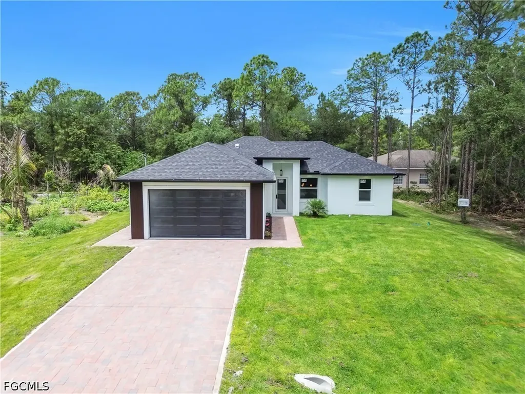 2005 Robert Avenue Alva FL 33920
