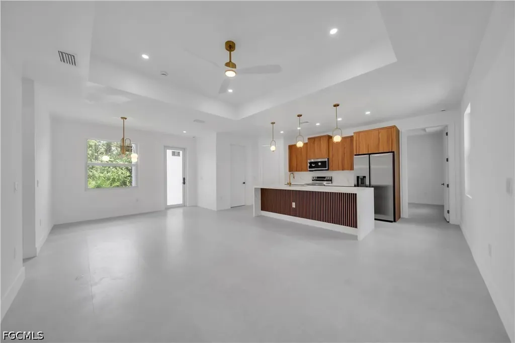 2005 Robert Avenue Alva FL 33920