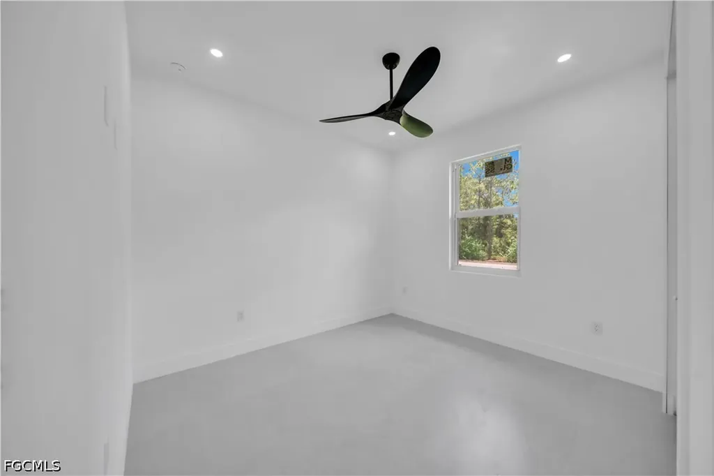 2005 Robert Avenue Alva FL 33920