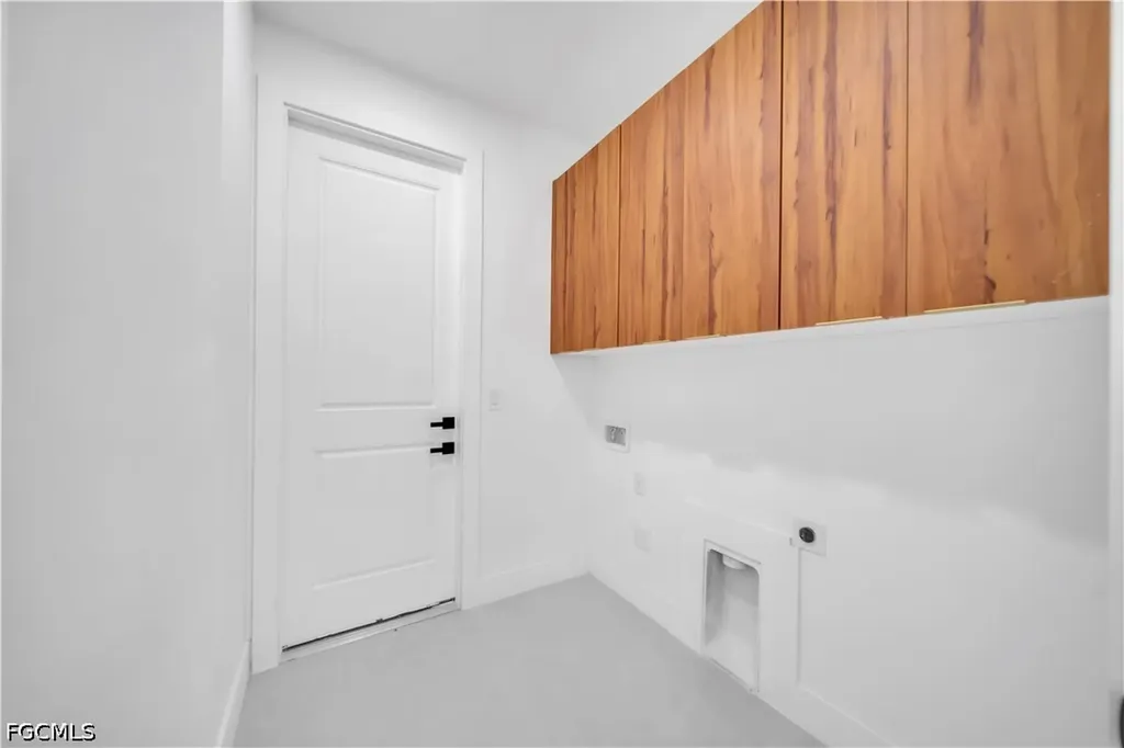2005 Robert Avenue Alva FL 33920
