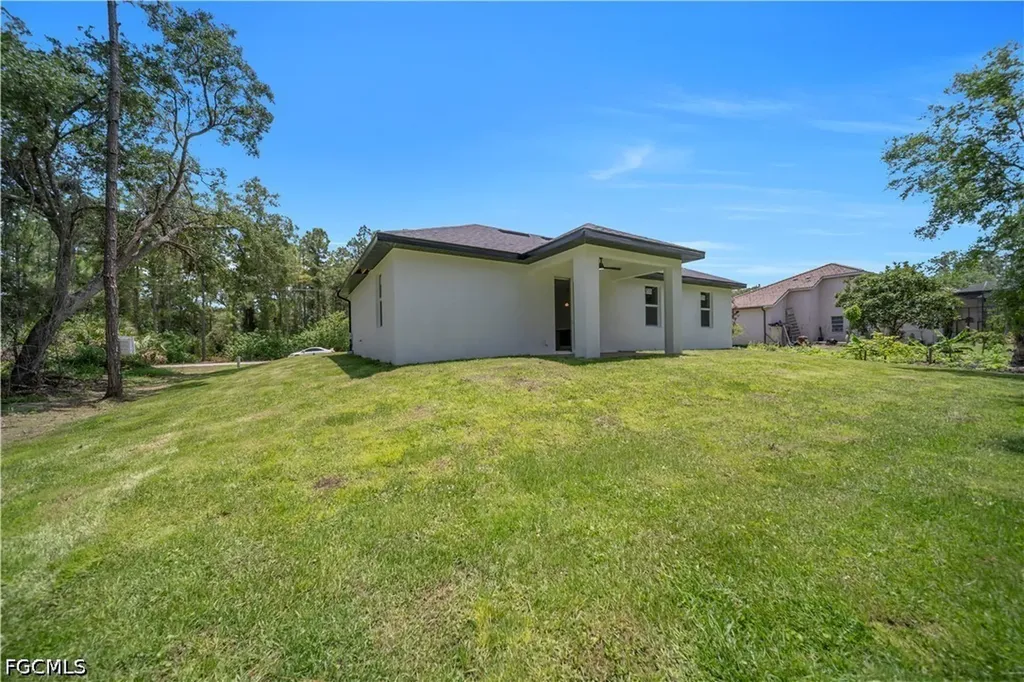 2005 Robert Avenue Alva FL 33920