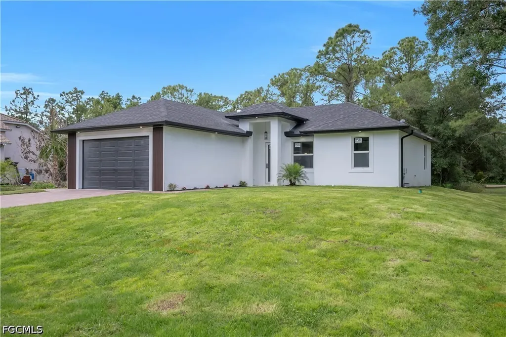 2005 Robert Avenue Alva FL 33920