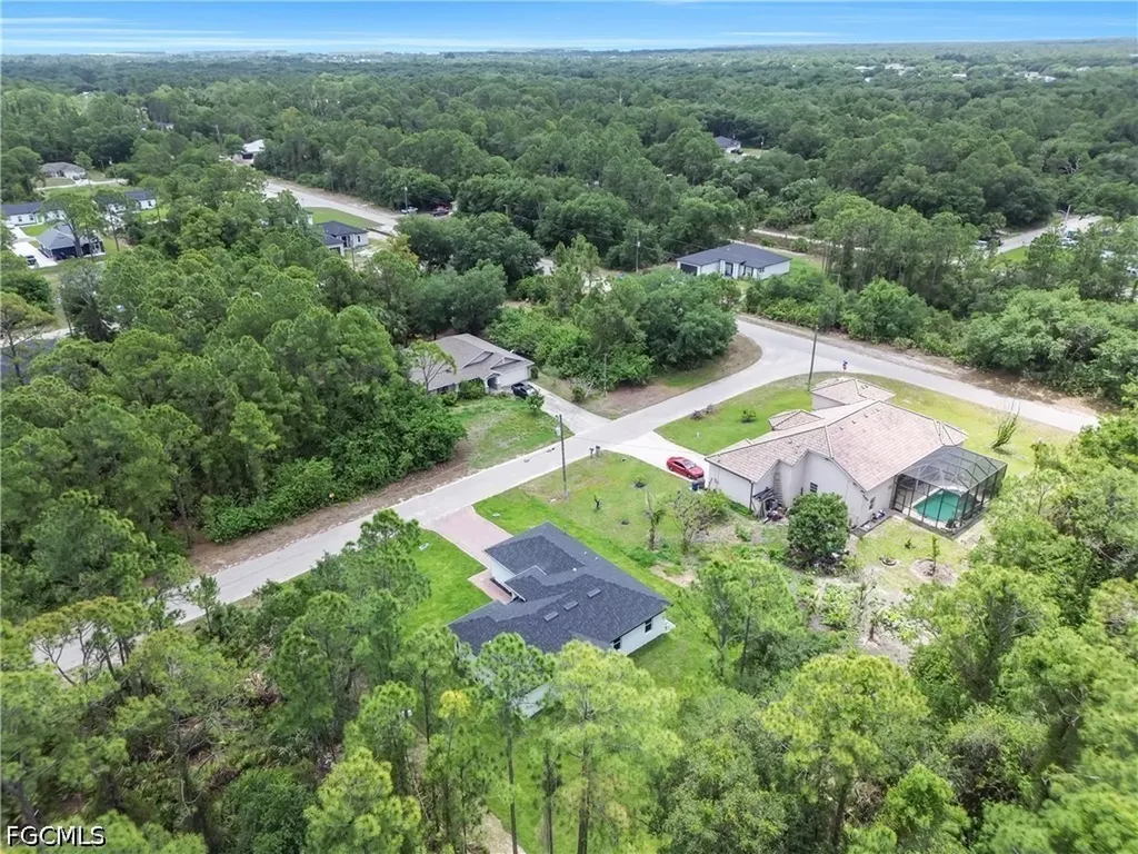 2005 Robert Avenue Alva FL 33920