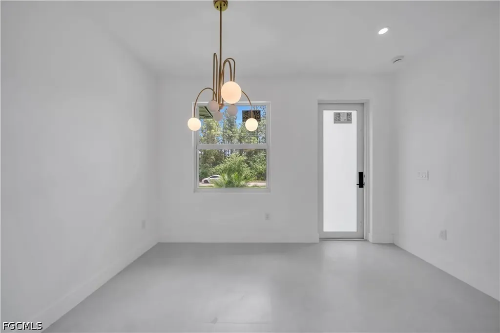 2005 Robert Avenue Alva FL 33920